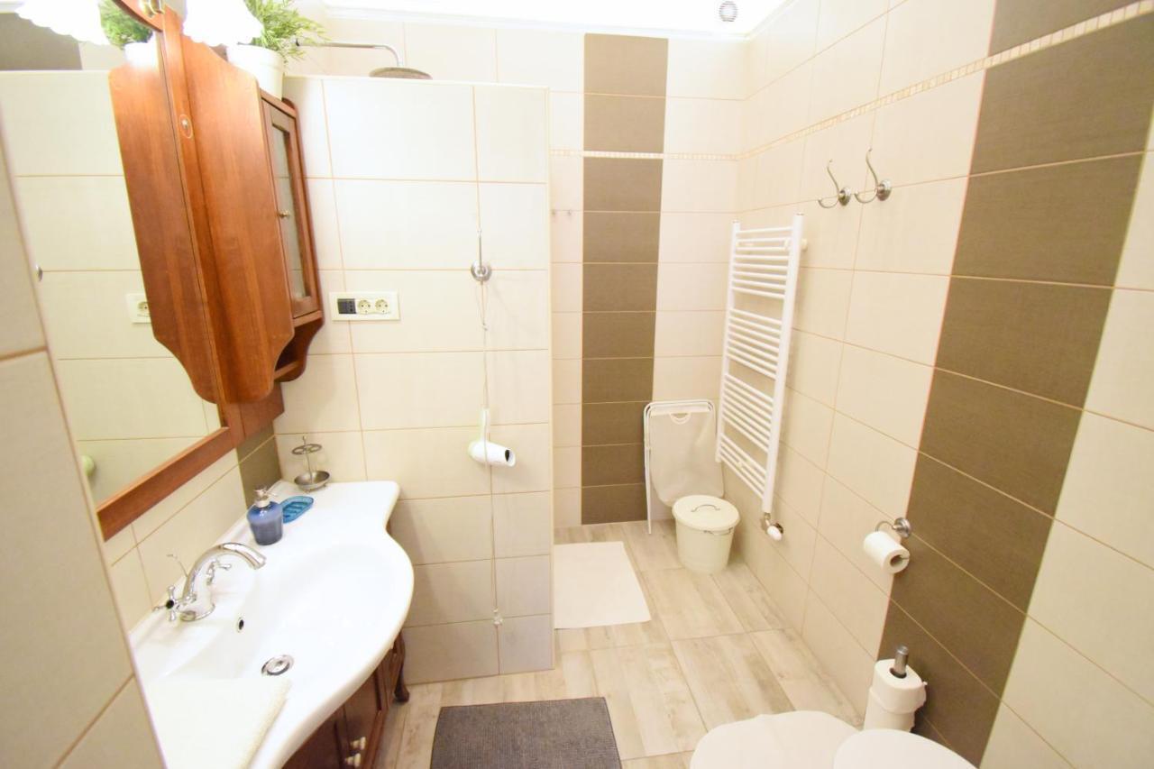 Donos Art Apartment Zagreb Exteriör bild